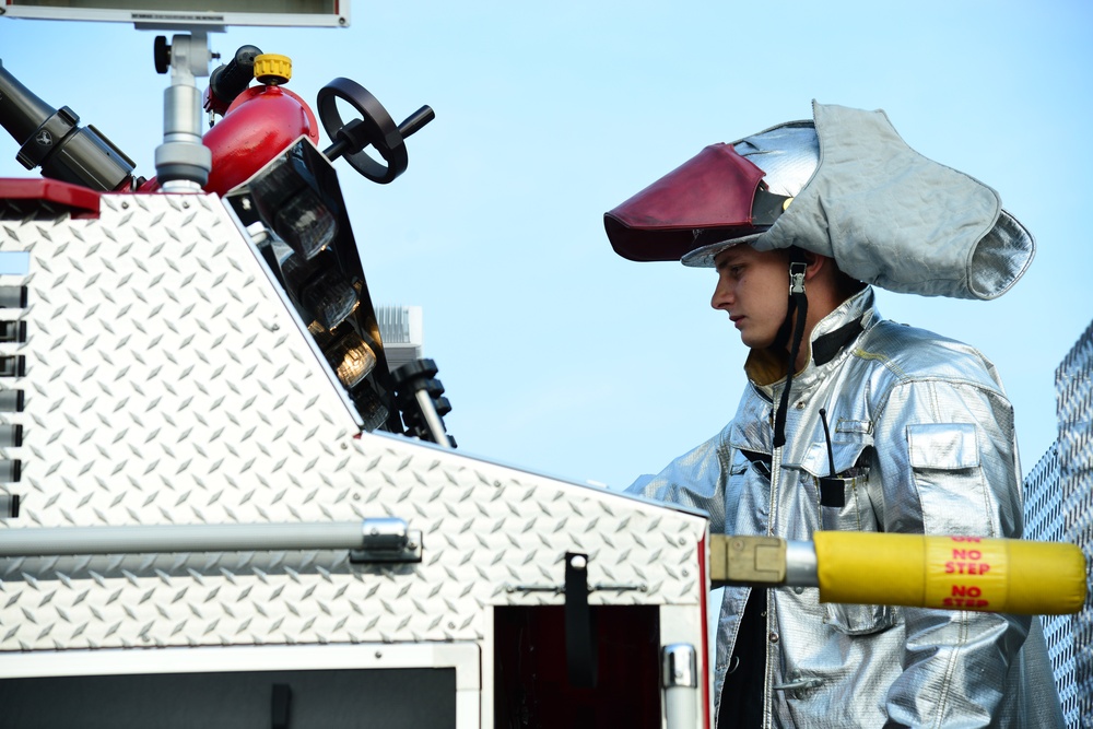 633rd LRS, CES Airmen participate in fuel spill exercise