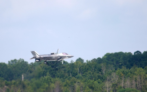 First MCAS Beaufort F-35B STOVL landing