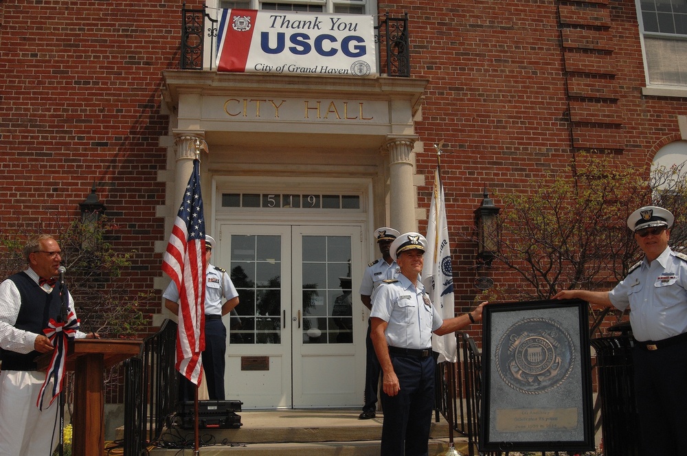 Coast Guard Auxiliary honored with Coast Guard Festival 'Point of History'