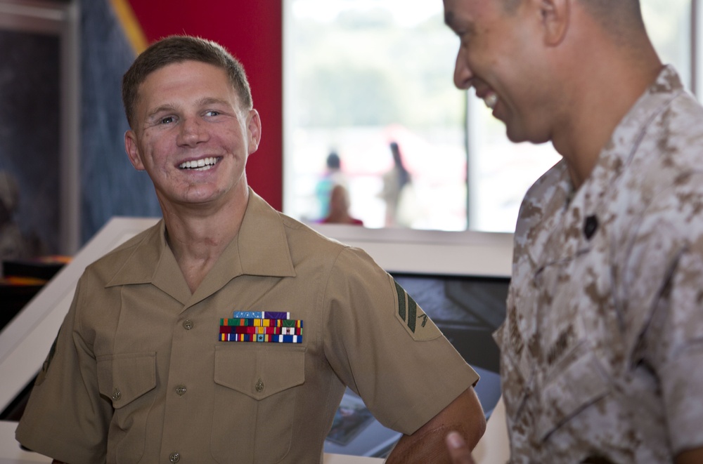 Medal of Honor Recipient visits Marine Week Seattle