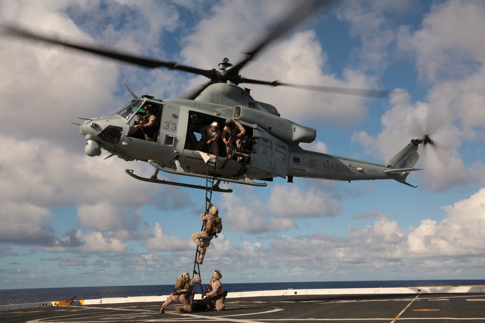 11th MEU Maritime Raid Force conducts helicopter fast rope training
