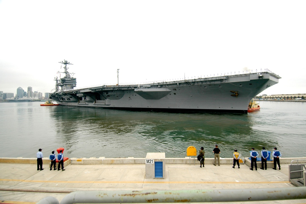 USS George Washington departs Naval Air Station North Island