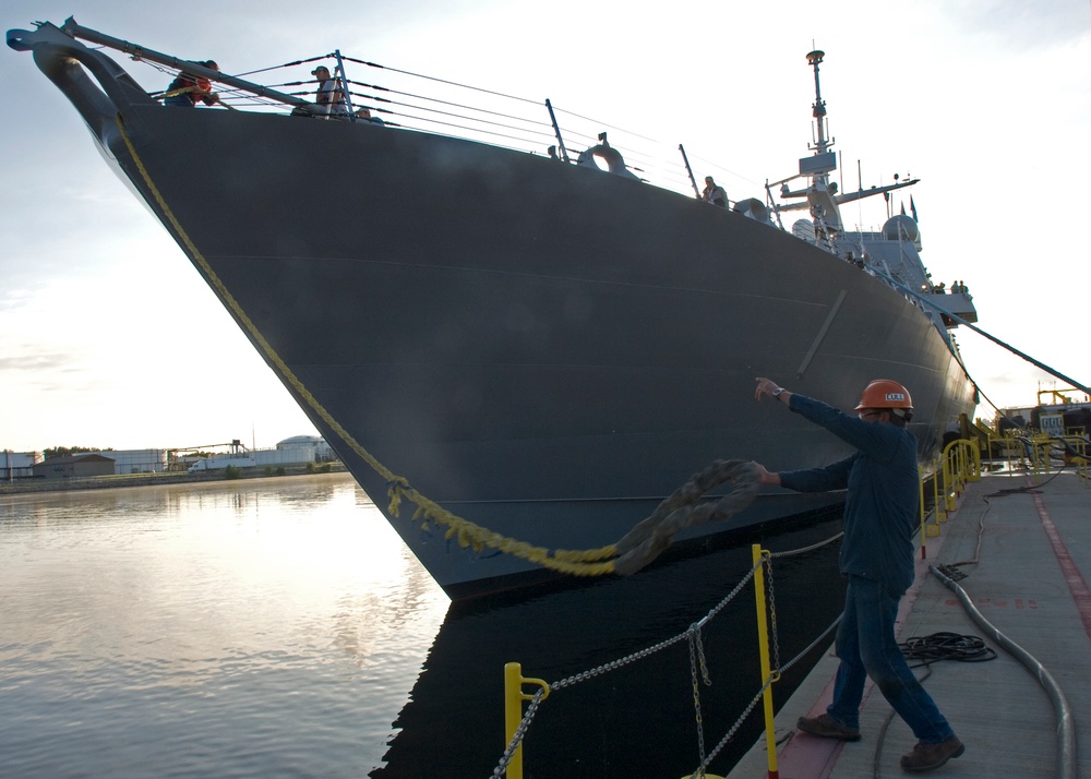 USS Freedom begins acceptance trials