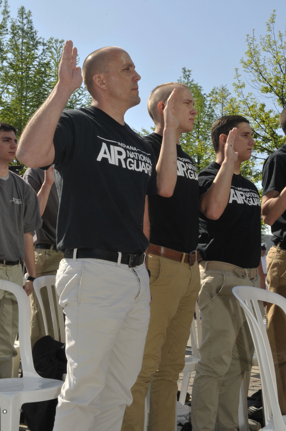 Father, son enlist during Armed Forces Weekend at Indy 500