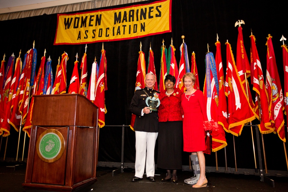 CMC Gen. Amos attends the Women Marines Association Convention