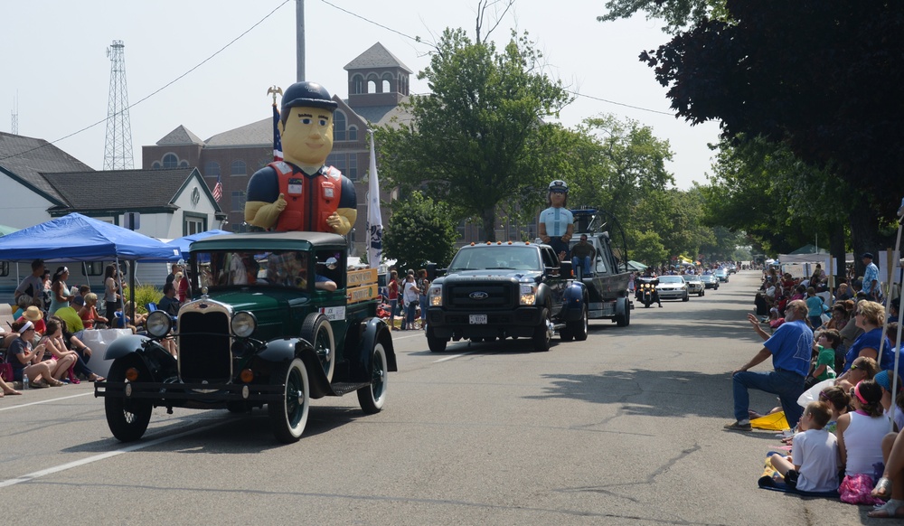 DVIDS Images US Coast Guard Festival Parade [Image 5 of 10]