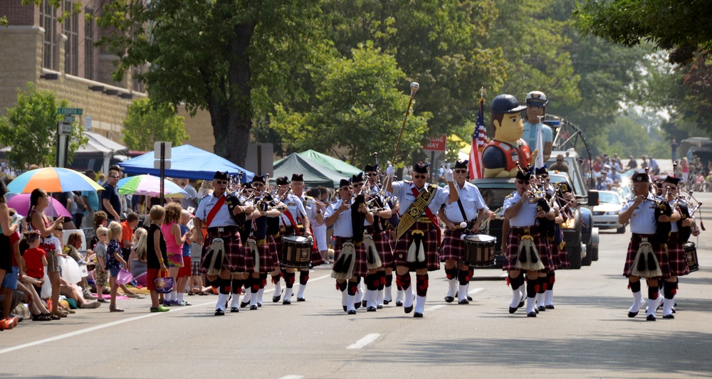 DVIDS Images US Coast Guard Festival Parade [Image 10 of 10]