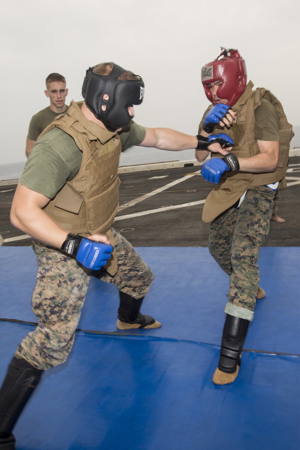 One mind, any weapon: Marines spar aboard Mesa Verde