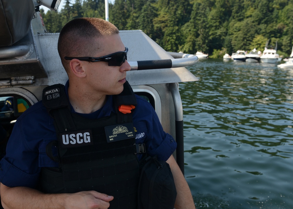 Coast Guard ensures boater safety during 2014 Boeing Seafair Airshow