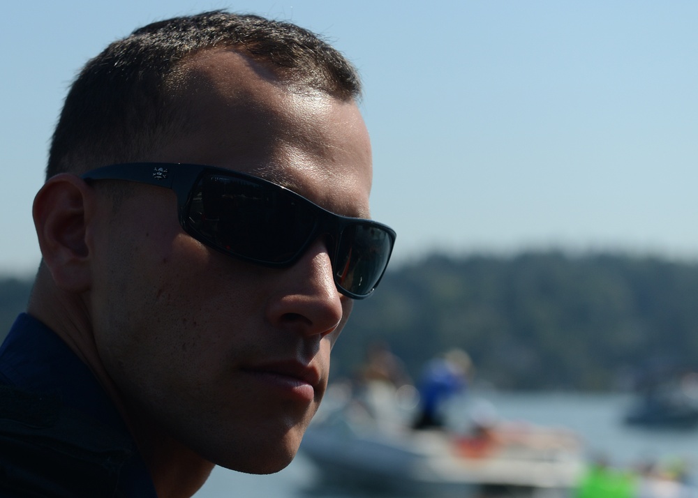 Coast Guard ensures boater safety during 2014 Boeing Seafair Airshow