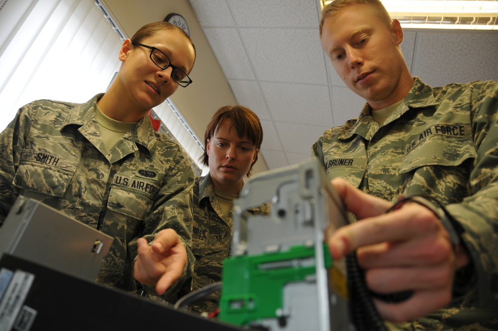 Ohio Air Guard units perform annual training in England