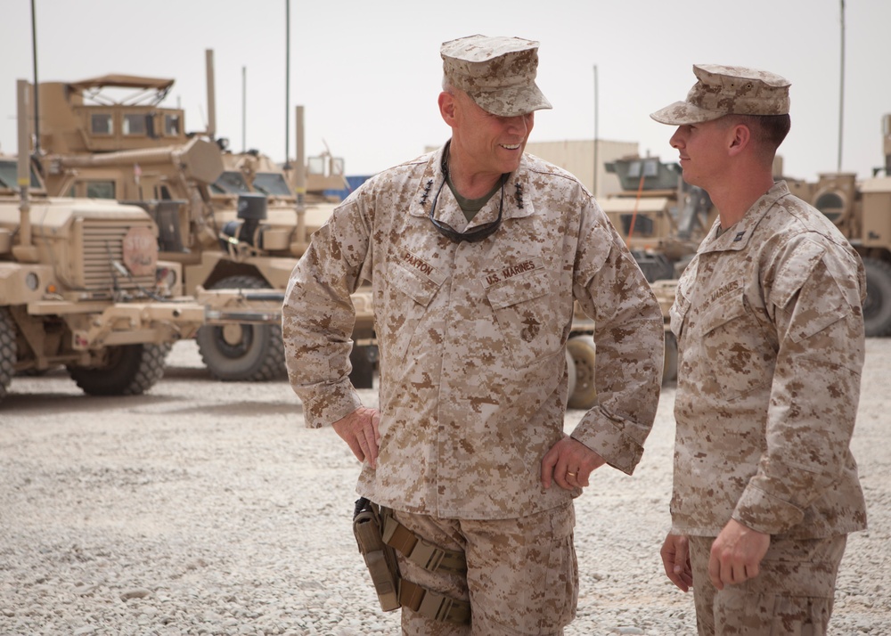 Assistant Commandant of the Marine Corps Visits CENTCOM