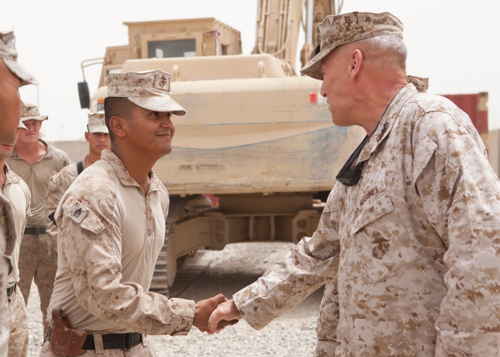 Assistant Commandant of the Marine Corps Visits CENTCOM