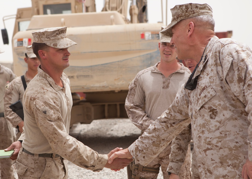 Assistant Commandant of the Marine Corps Visits CENTCOM