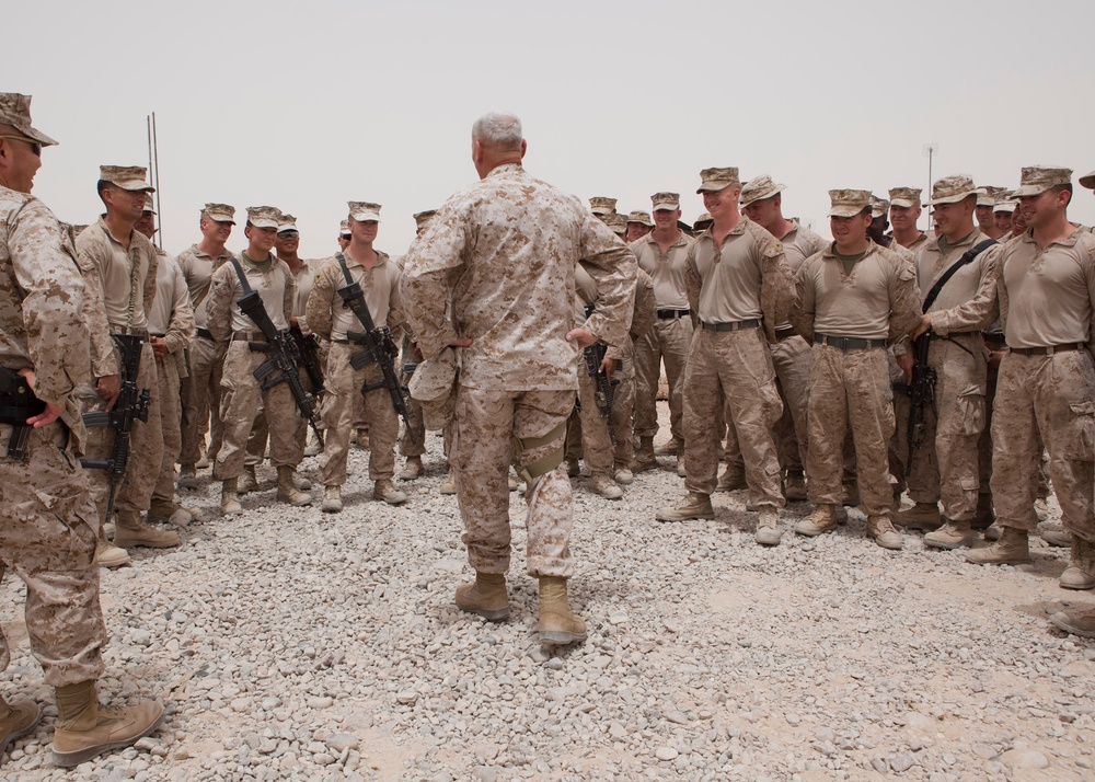 Assistant Commandant of the Marine Corps Visits CENTCOM