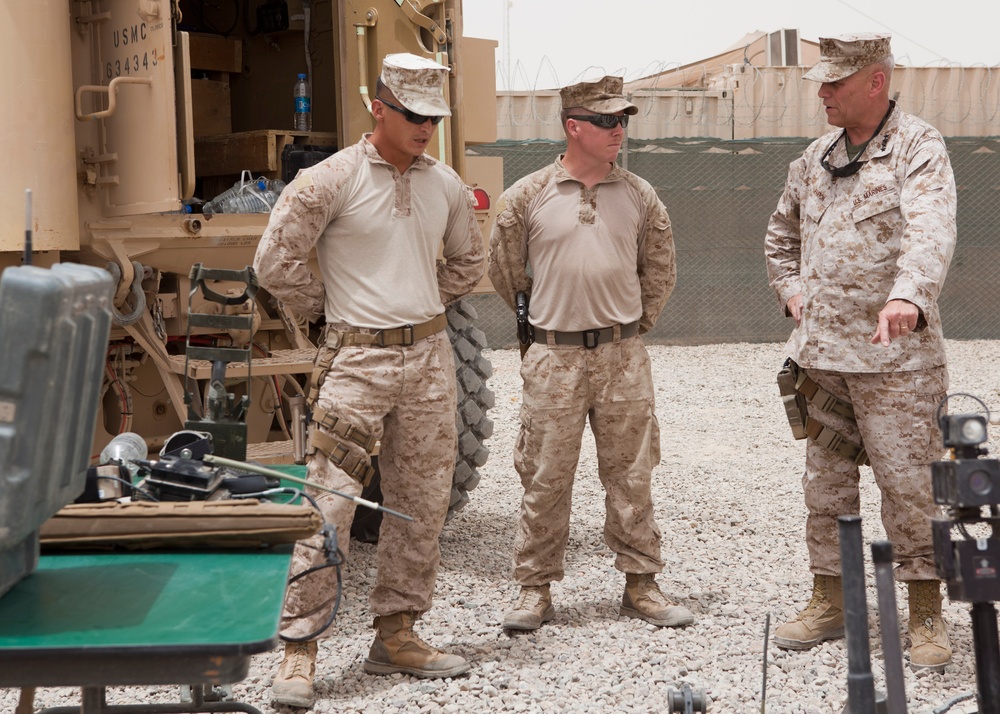 Assistant Commandant of the Marine Corps Visits CENTCOM