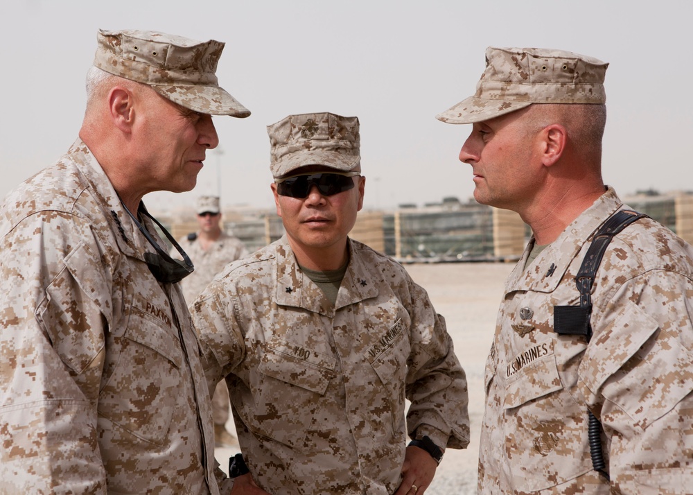 Assistant Commandant of the Marine Corps Visits CENTCOM