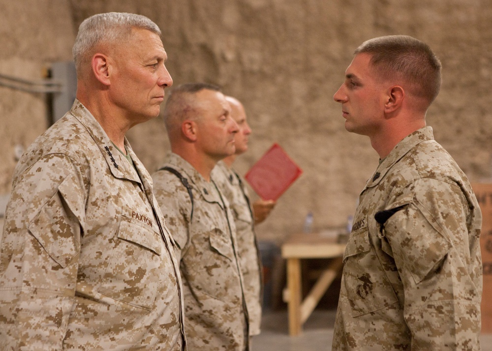 Assistant Commandant of the Marine Corps Visits CENTCOM