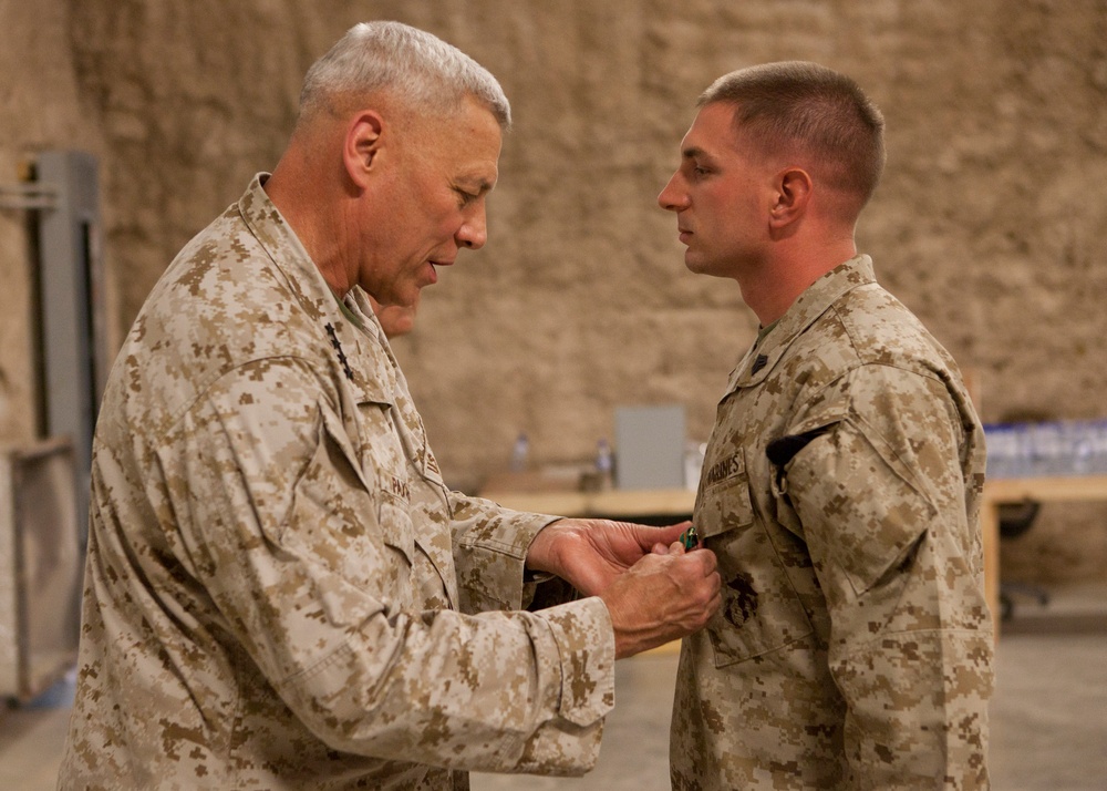 Assistant Commandant of the Marine Corps Visits CENTCOM