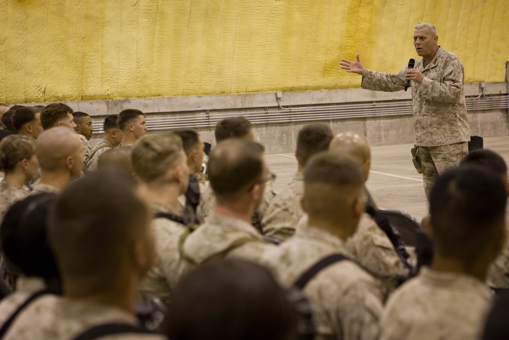 Assistant Commandant of the Marine Corps Visits CENTCOM