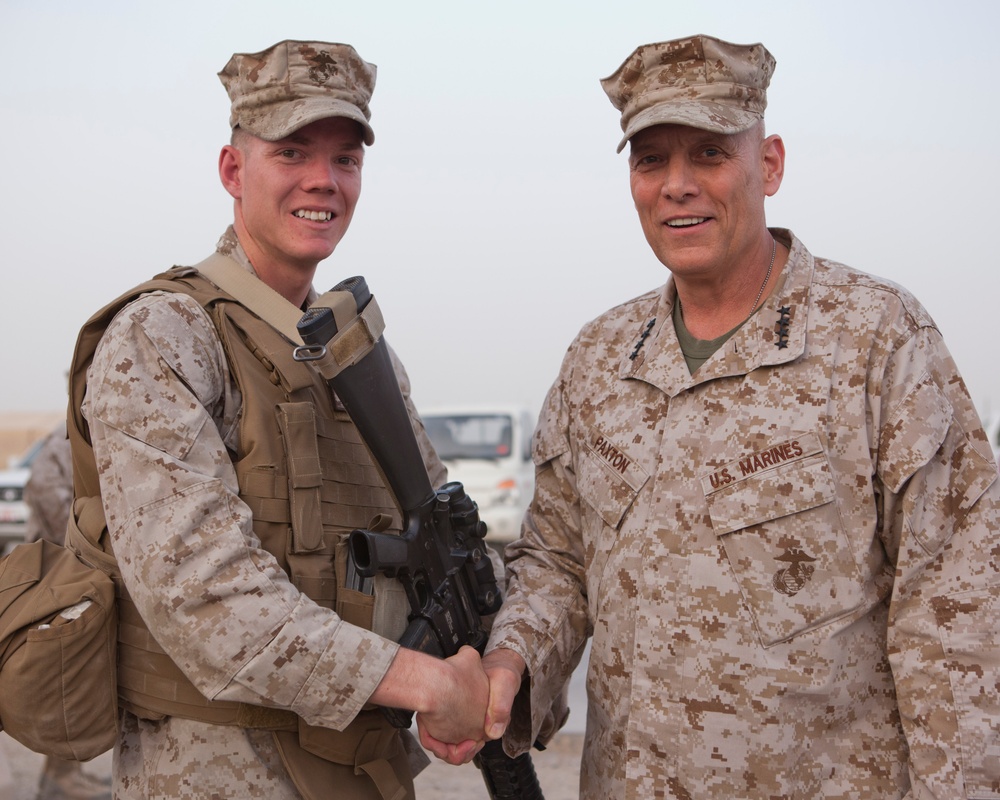 Assistant Commandant of the Marine Corps Visits CENTCOM