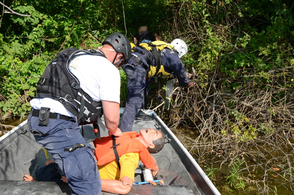 Ohio Task Force 1 conducts lake shore rescue