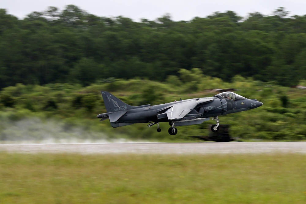 VMAT-203 aviator trains at Cherry Point