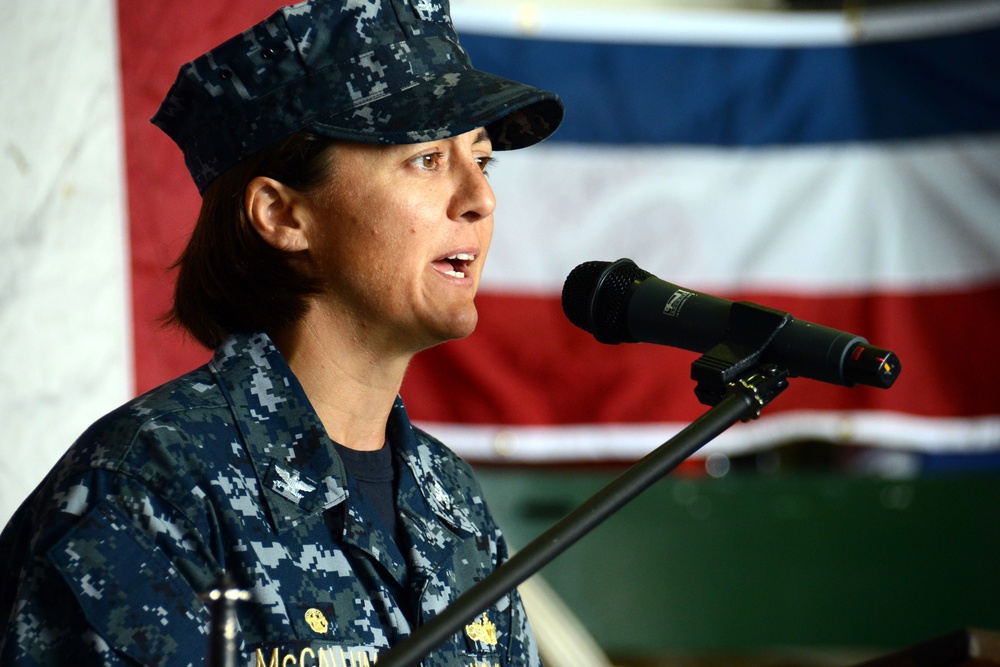 USS Green Bay conducts change of command