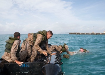 Coxswain course promotes amphibious capabilities