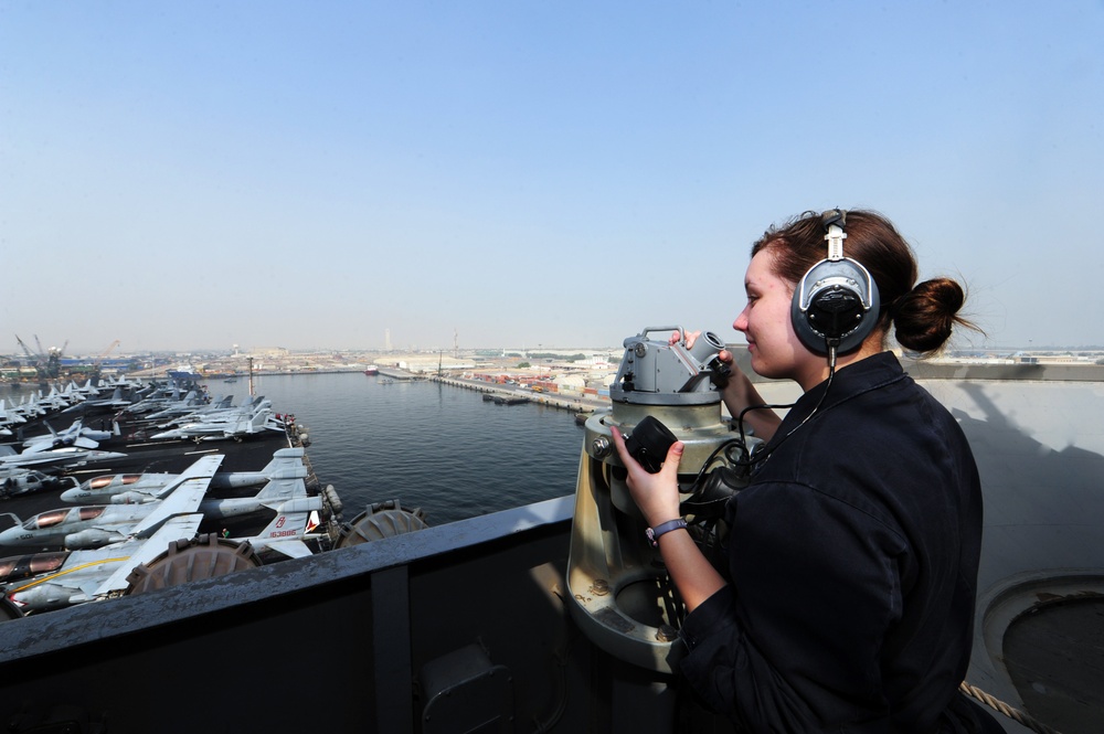 USS George H.W. Bush arrives in Jebel Ali