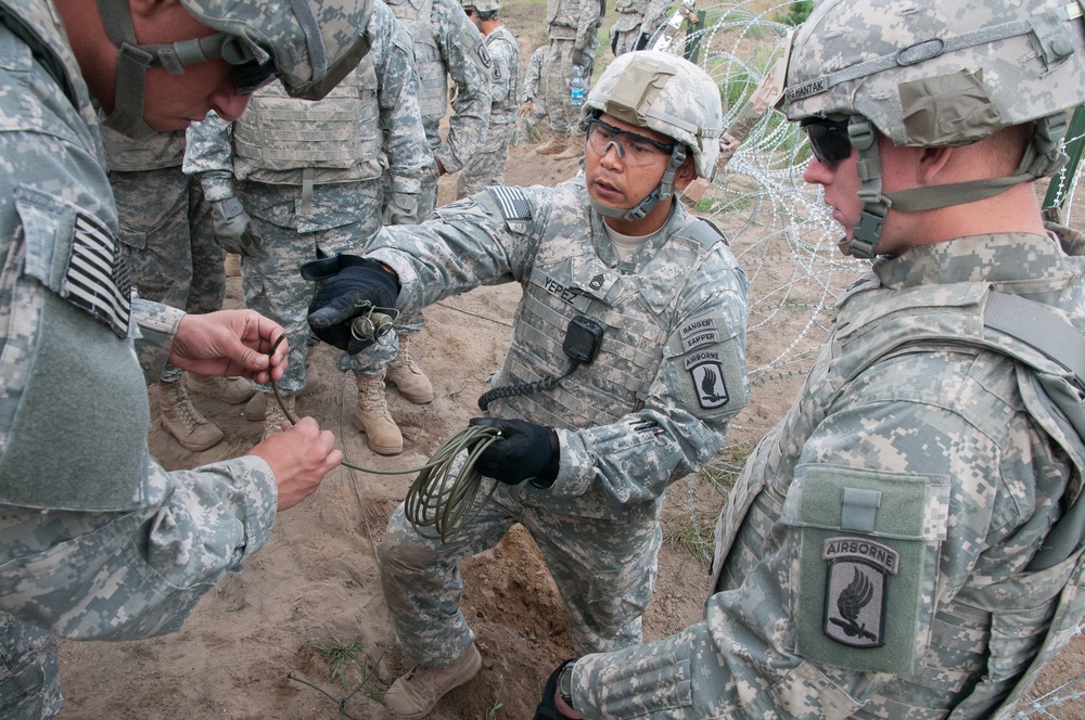 Combat engineers teach explosive techniques to 173rd Airborne Brigade paratroopers