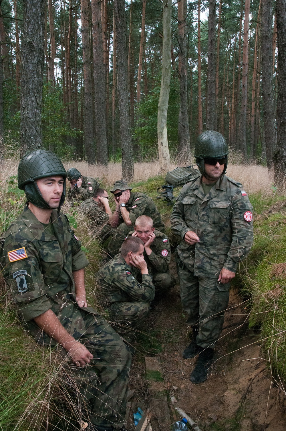 Combat engineers teach explosive techniques to 173rd Airborne Brigade paratroopers