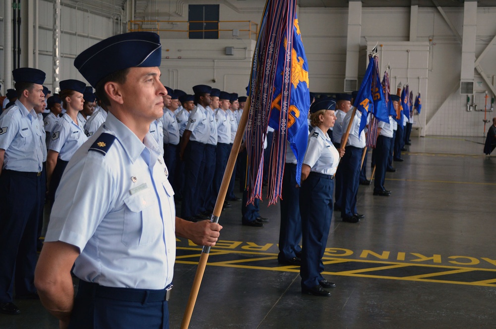 43rd Airlift Group welcomes new commander