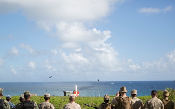 Senior military leaders view amphibious demonstration