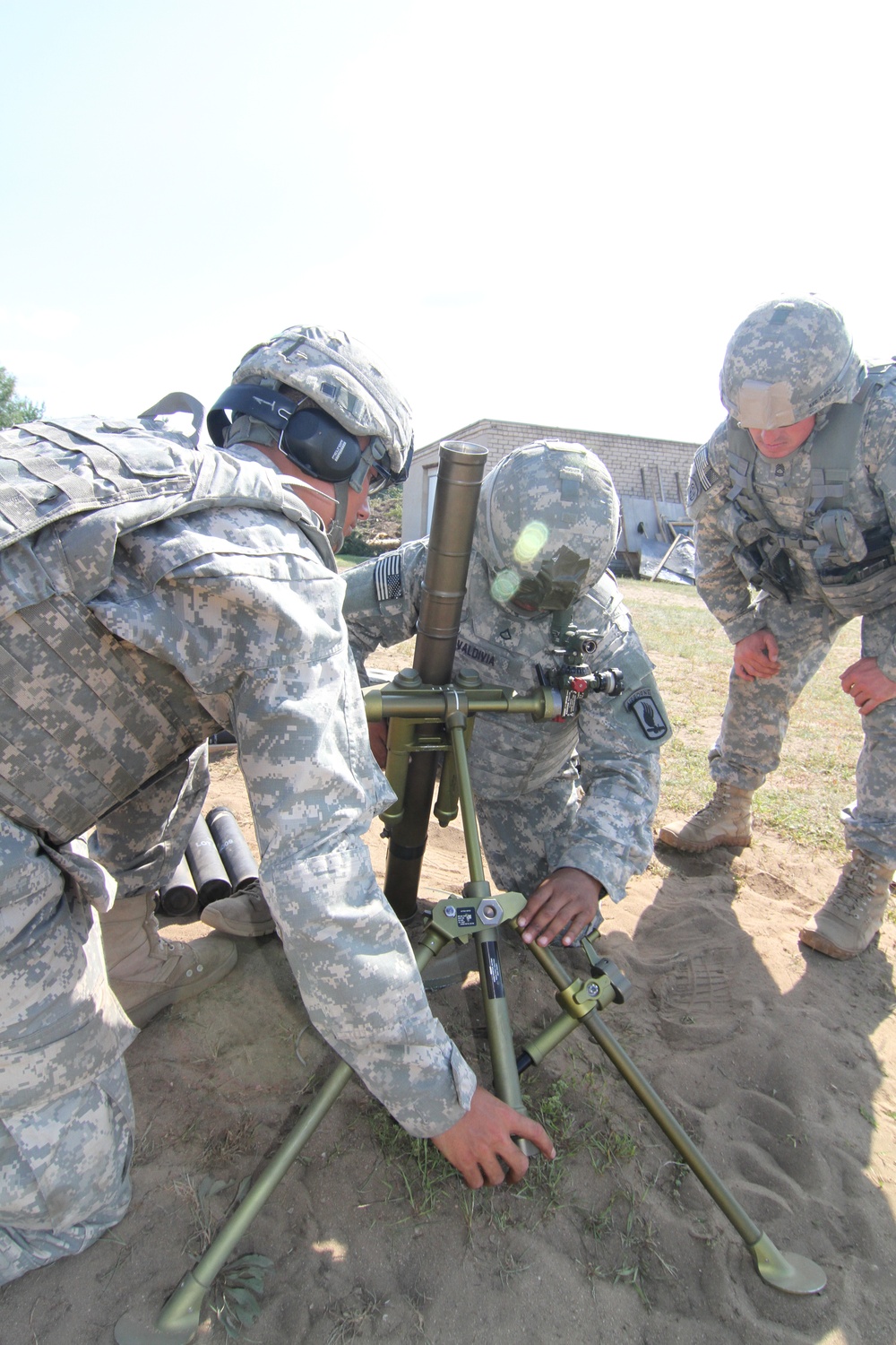 173rd paratroopers train with mortars, close air support