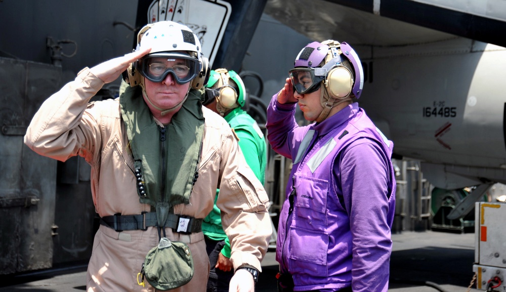 Vice Adm. John W. Miller visits USS George H.W. Bush