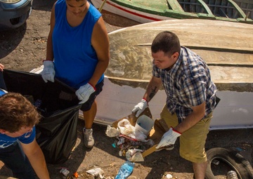COMREL Part 2- SP-MAGTF Africa Marines clean popular Catania beach