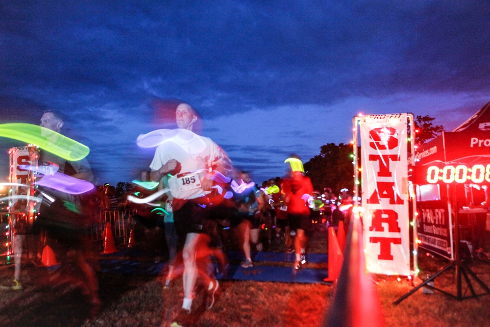 Fort Hood Soldiers share camaraderie with Salado community in after-hours race