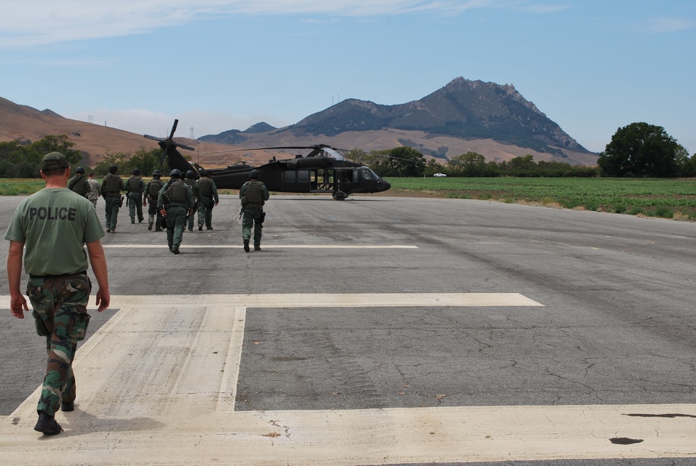 Cal Guard trains with Santa Clara PD SWAT