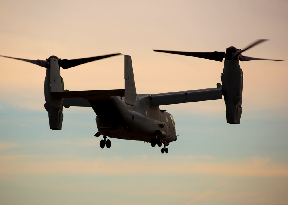 CLR-27 Marines take the plunge for training