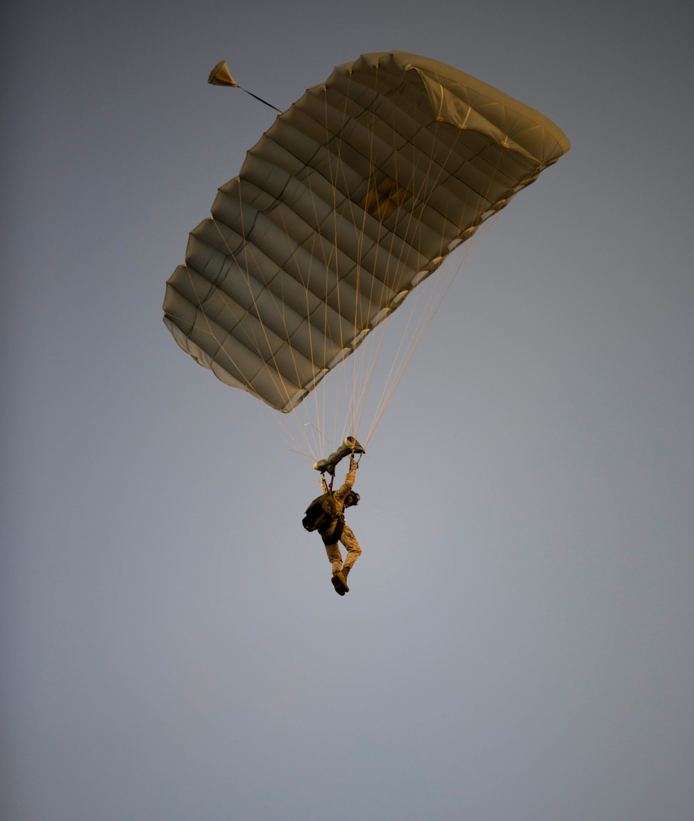 CLR-27 Marines take the plunge for training