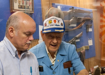 Pearl Harbor survivor shares stories, wisdom