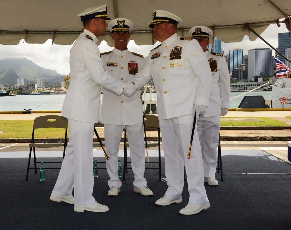 Coast Guard Cutter Waesche holds change of command ceremony