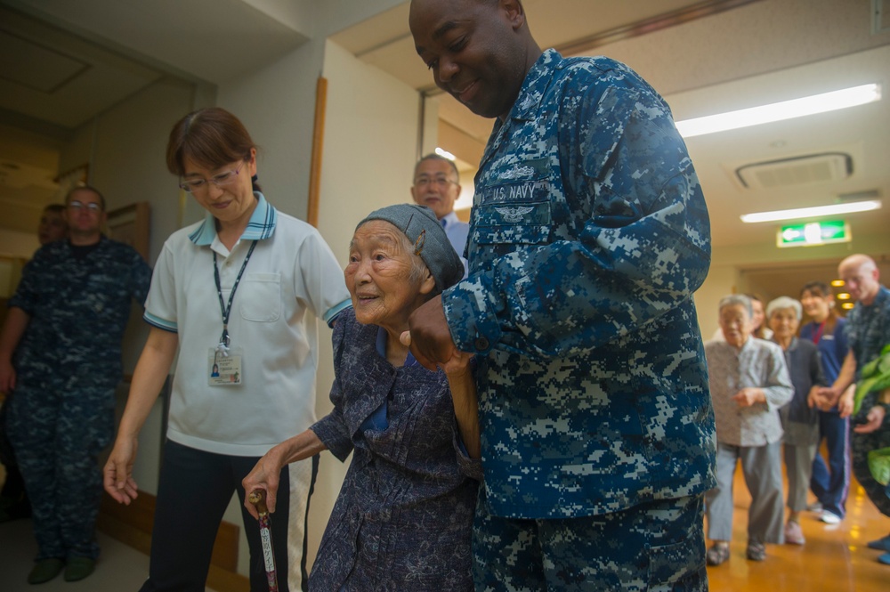 USS George Washington sailor visit Japanese nursing home