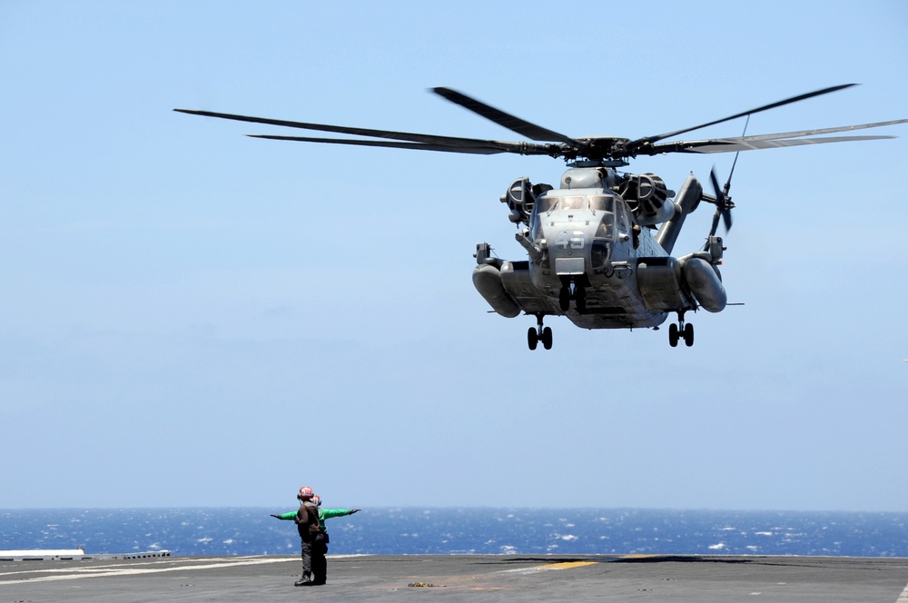 USS Ronald Reagan participates in RIMPAC 2014