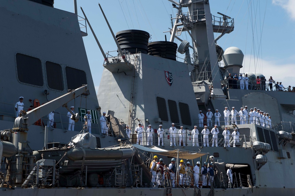 USS John S. McCain arrives in Yokosuka