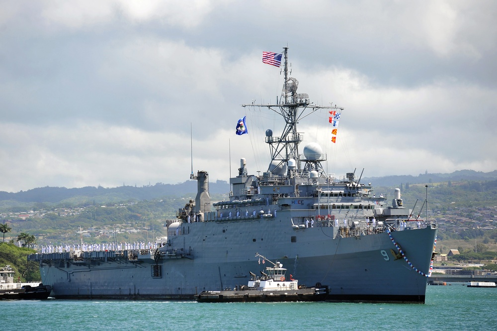 USS Denver's arrival at Pearl Harbor