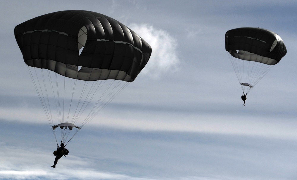 JBER paratroopers conduct water jump