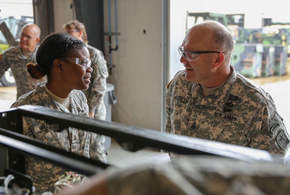 Command sergeant major for the Army National Guard meets with Georgia National Guard Soldiers