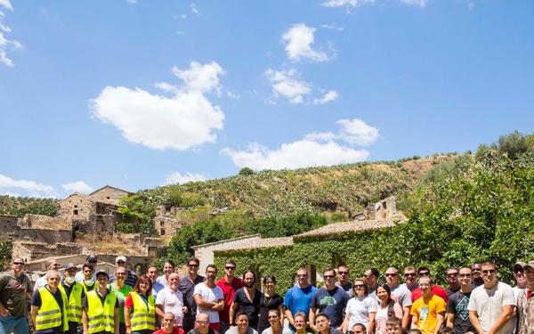 SP-MAGTF Africa 14 partners with Italian volunteers during local COMREL event